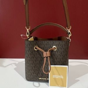 New Michael Kors Bucket Bag